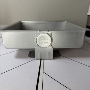 Fat Daddios*Topsy Turvy Mad Dadder 10" Square Cake Pan*4" to 2.5" Opp. Side